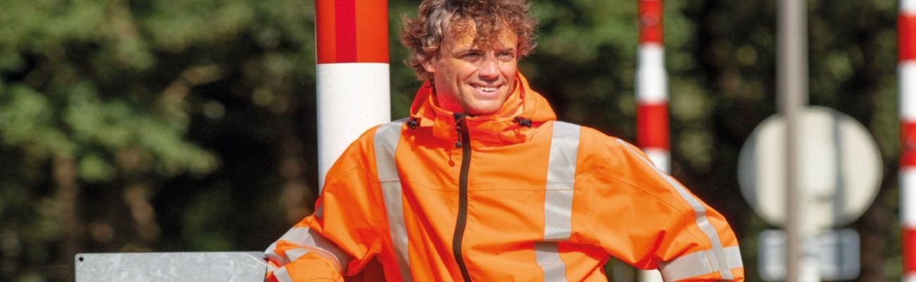 Man in Hydrowear Overton overall 